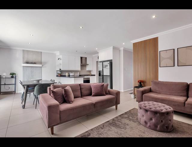 3 BEDROOM TOWNHOUSE FOR SALE IN VICTORY PARK